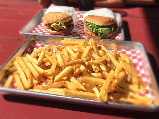 Healdsburger Drive-In